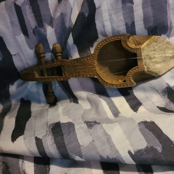 Antique Nepali Sarangi Hand Carved - Picture 3 of 3
